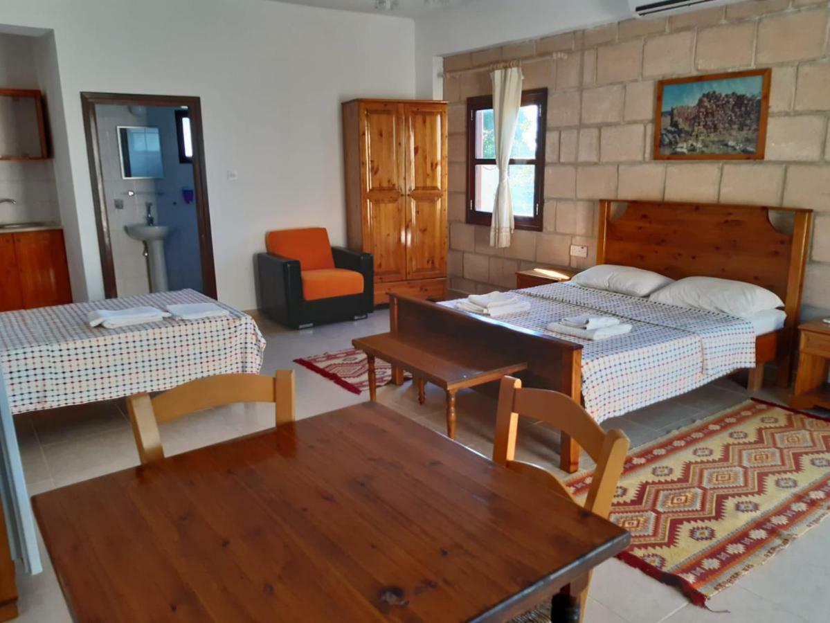 Bed and Breakfast Karpaz Stone House Rizokarpaso Exterior foto